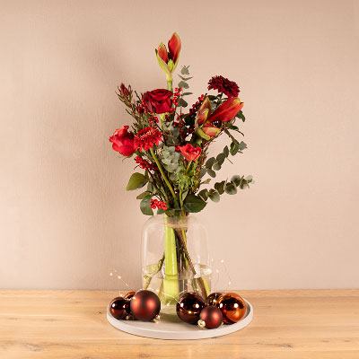 Feestelijk kerstboeket rood